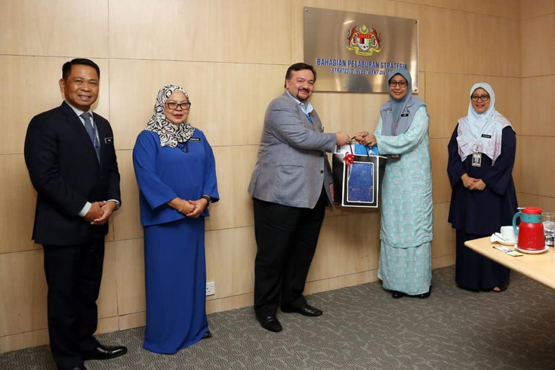 Sesi Taklimat Bersama Bahagian Antarabangsa &amp; Bahagian Pelaburan Strategik